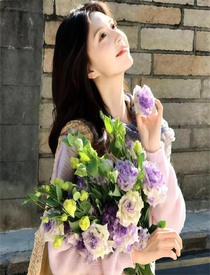 亞洲精品久久無碼一區二區大長腿_美女打撲克影視